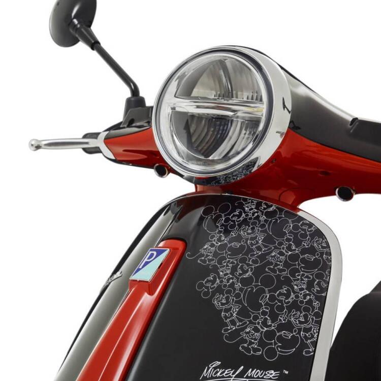 Vespa Primavera 125 Disney Mickey Mouse Edition by Vespa (2023 - 24) (3)