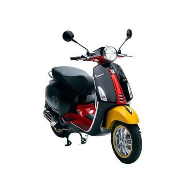 Vespa Primavera 125 Disney Mickey Mouse Edition by Vespa (2023 - 24)