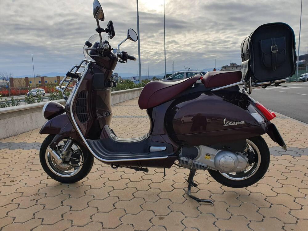 Vespa GTV 300 Vie della Moda (2011 - 14)