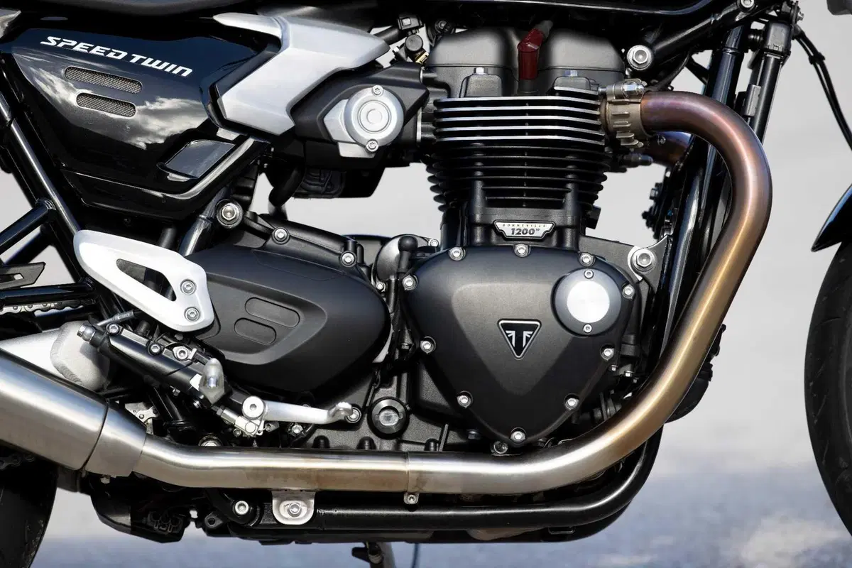 Triumph Speed Twin 1200 e Speed Twin 1200 RS: quale scegliere? (10)