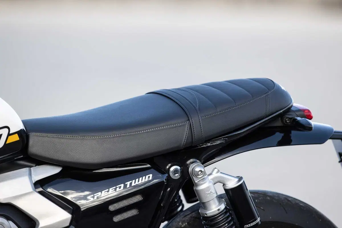 Triumph Speed Twin 1200 e Speed Twin 1200 RS: quale scegliere? (15)