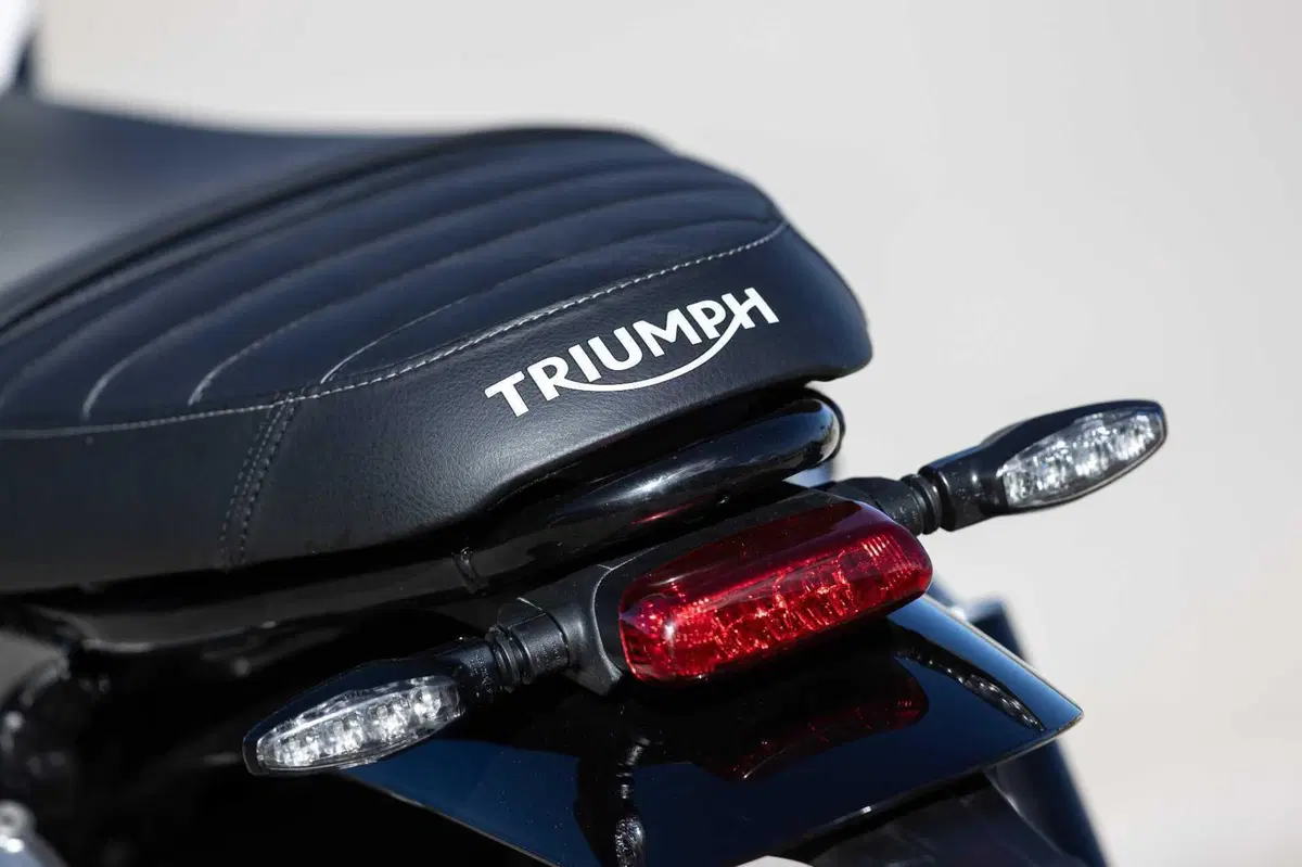 Triumph Speed Twin 1200 e Speed Twin 1200 RS: quale scegliere? (16)