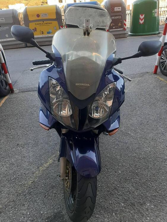 Honda VFR 800 (2002 - 05) (2)