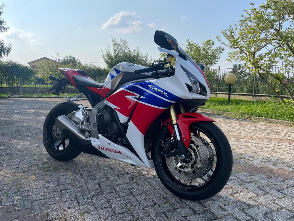 Honda CBR 1000 RR Fireblade (2012 - 16)