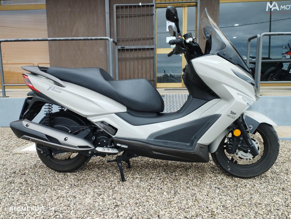 Kymco Xciting 300i (4)