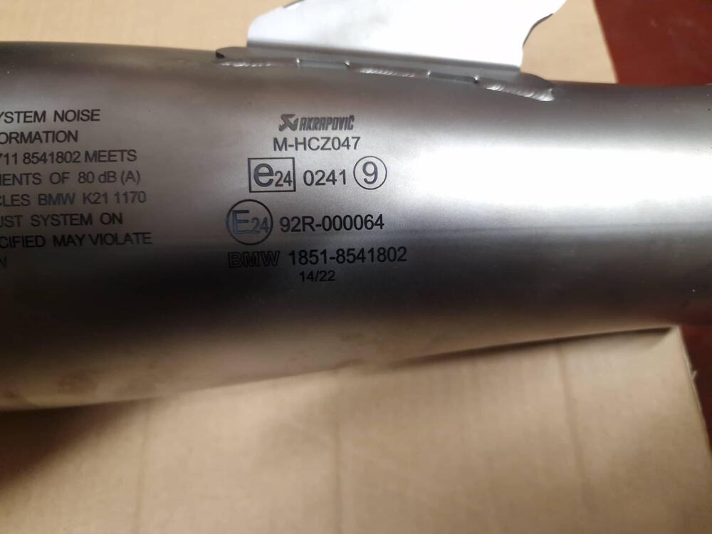 Scarico Akrapovic Bmw R Nine t (3)