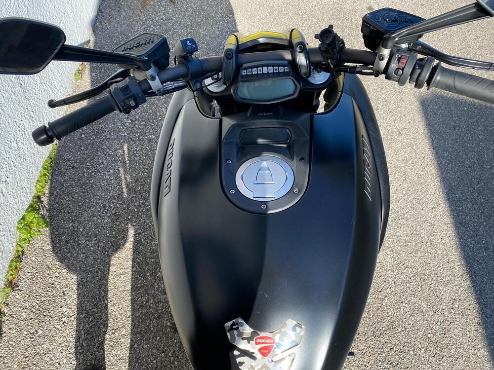 Ducati Diavel 1200 (2014 - 16) (4)