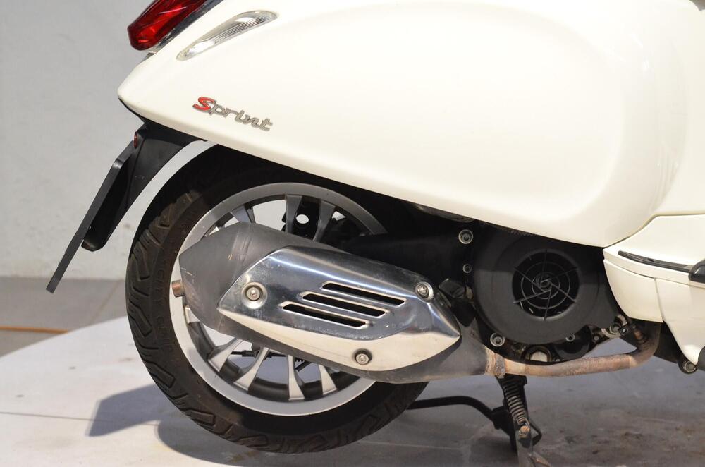 Vespa Sprint 125 3V (2014 - 16) (2)