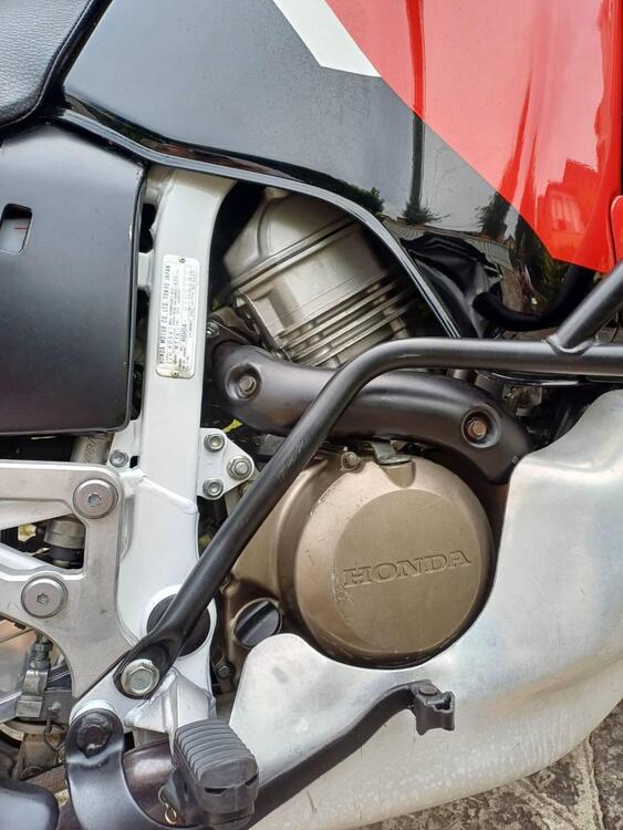 Honda Africa Twin 750 RD04 (5)