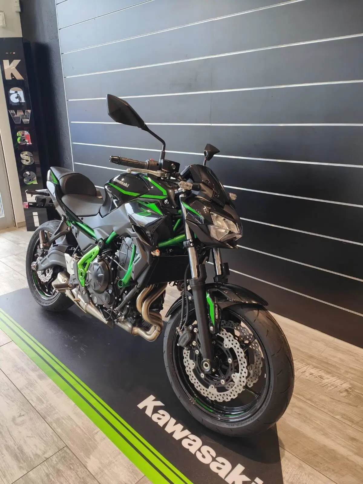 Kawasaki Z 650 (2025 - 26) (10)
