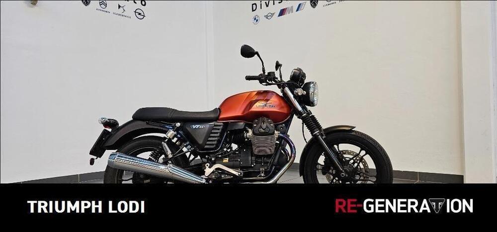 Moto Guzzi V7 II Stone (2015 - 17)