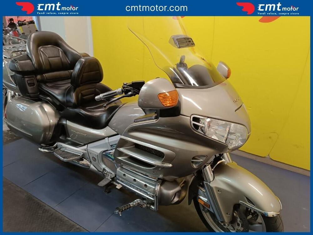 Honda GL 1800 Gold Wing (2000 - 05) (2)