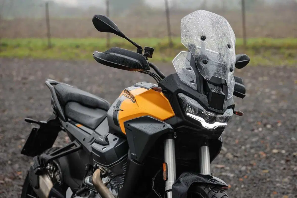 Stelvio o V85 Strada? Confronto agli antipodi in casa Moto Guzzi [VIDEO] (5)
