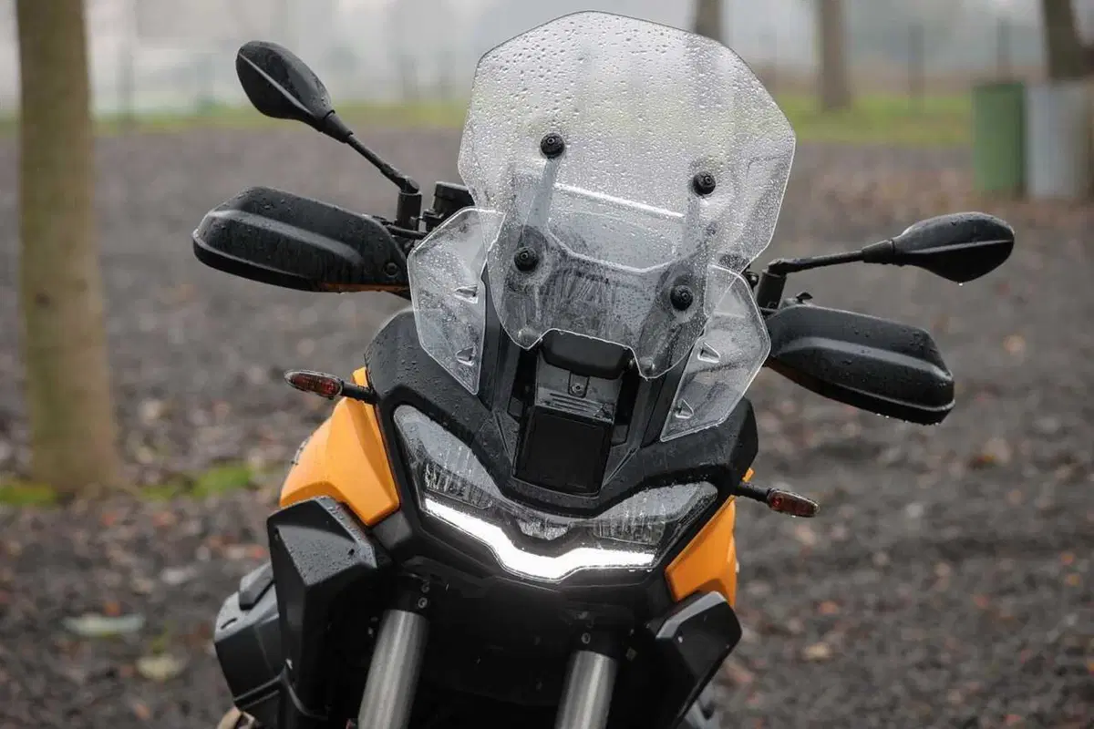 Stelvio o V85 Strada? Confronto agli antipodi in casa Moto Guzzi [VIDEO] (6)