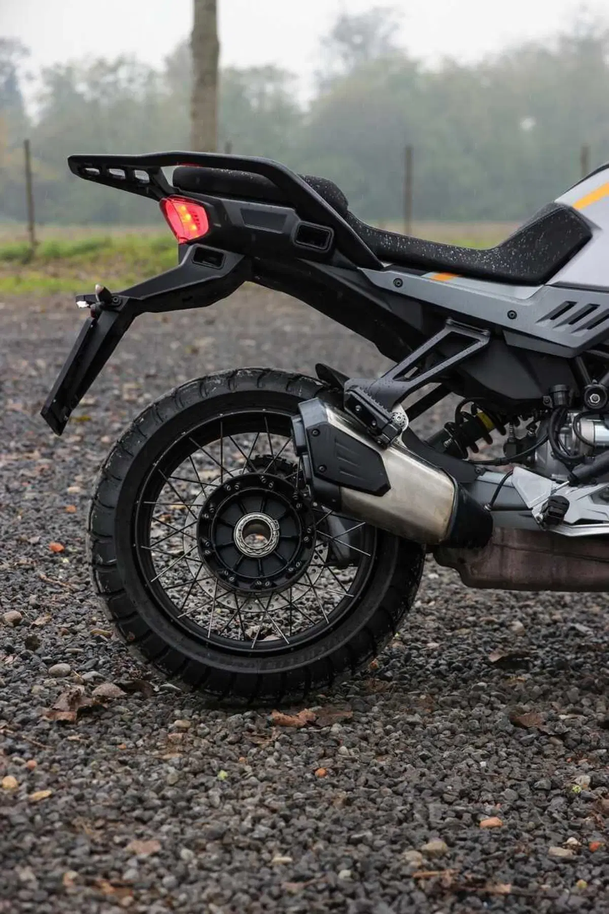 Stelvio o V85 Strada? Confronto agli antipodi in casa Moto Guzzi [VIDEO] (13)