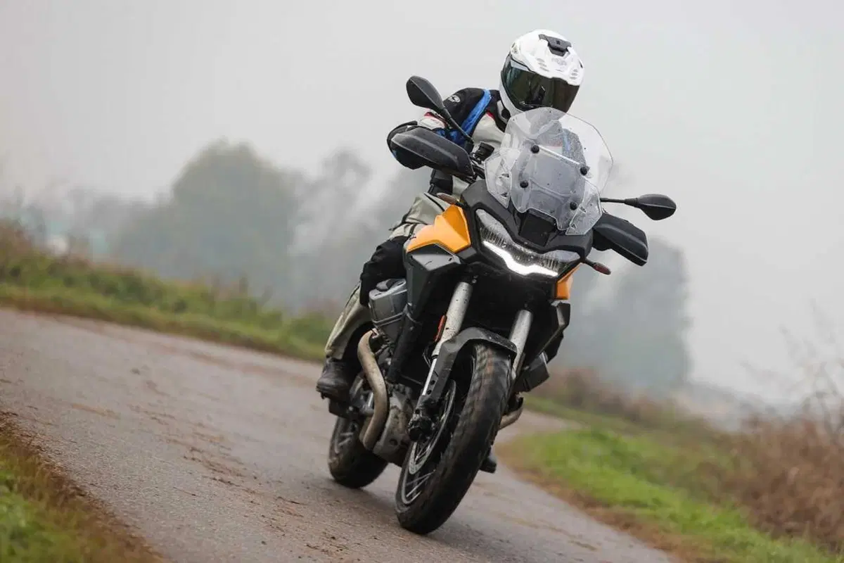 Stelvio o V85 Strada? Confronto agli antipodi in casa Moto Guzzi [VIDEO] (28)