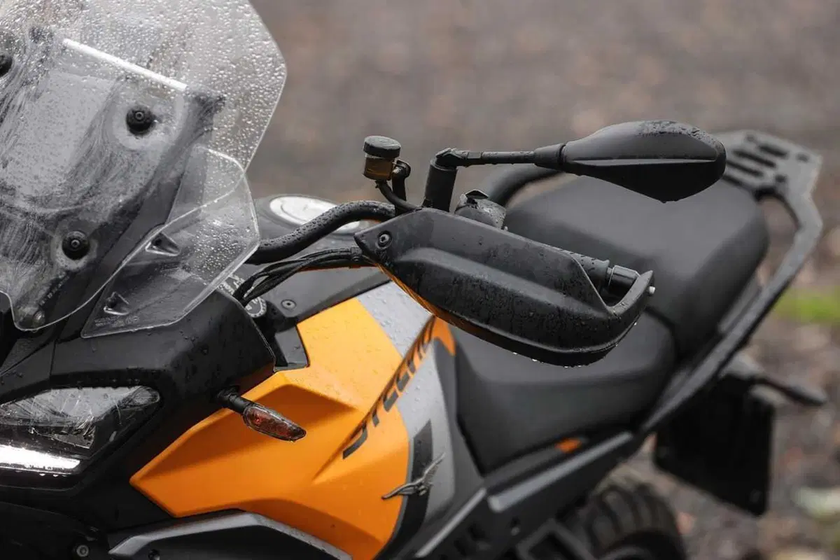 Stelvio o V85 Strada? Confronto agli antipodi in casa Moto Guzzi [VIDEO] (34)