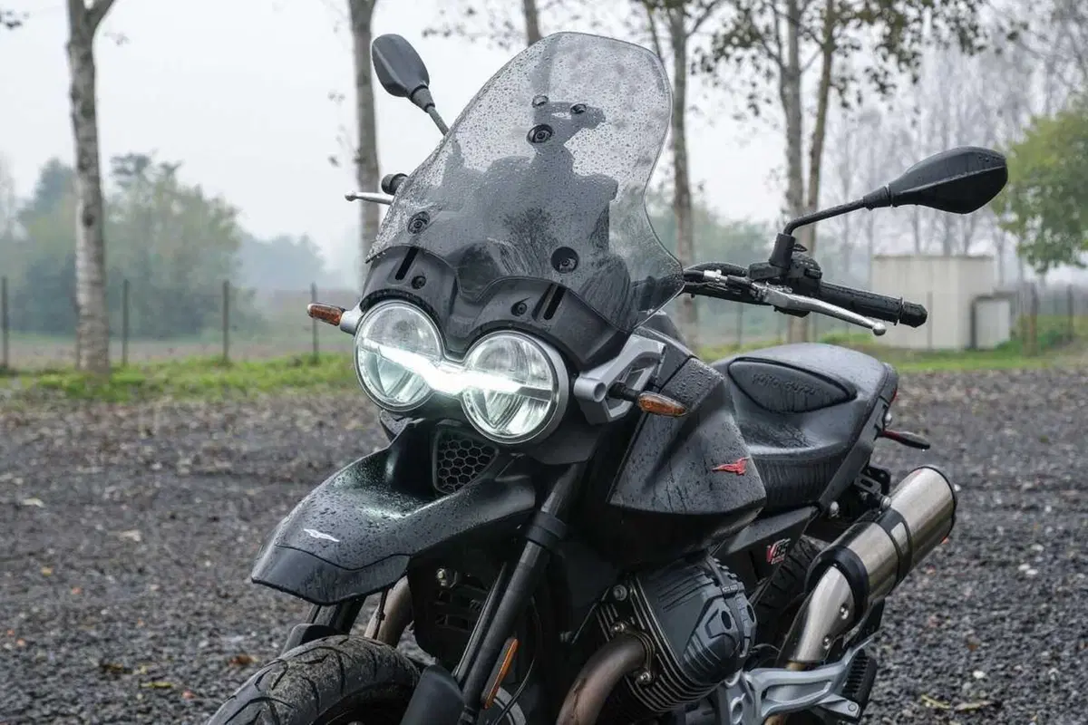 Stelvio o V85 Strada? Confronto agli antipodi in casa Moto Guzzi [VIDEO] (24)