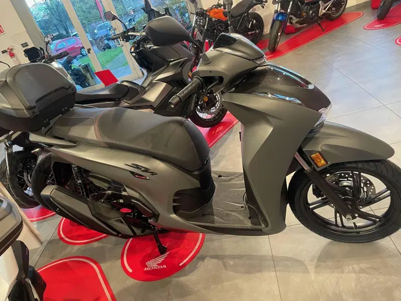 Honda SH 350i GT (2025 - 26) (3)