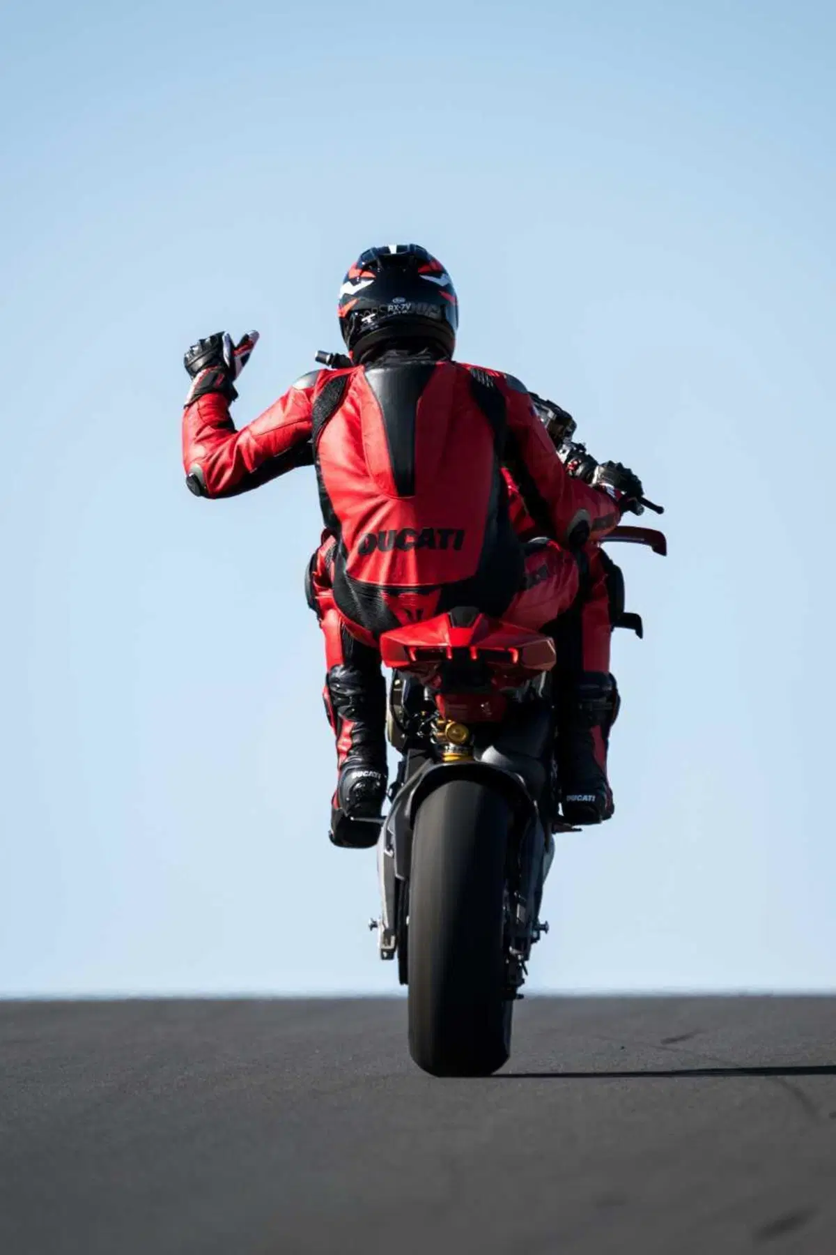 Ducati Streetfighter V4 e V4S 2025. 214 cv per 189 kg: adesso ancora più tecnologica e performante [VIDEO] (28)