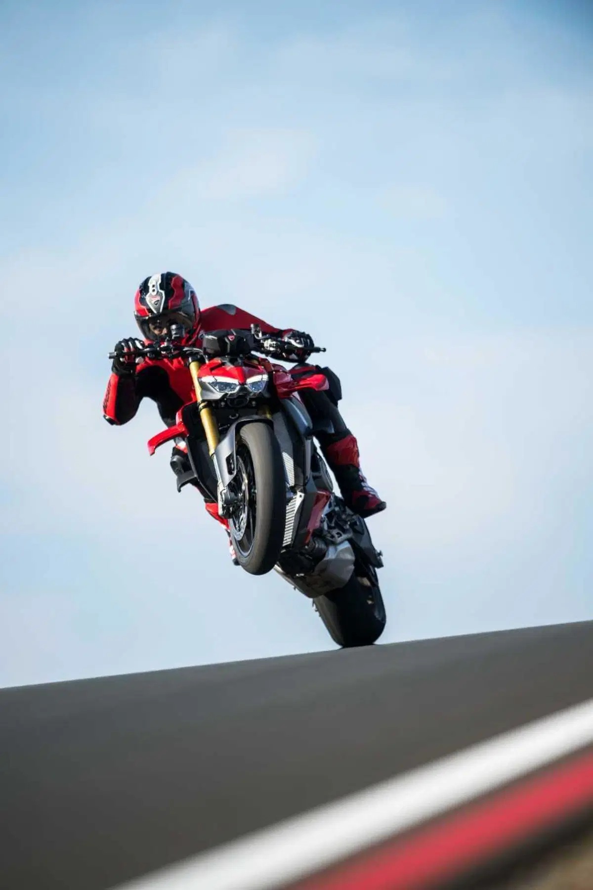 Ducati Streetfighter V4 e V4S 2025. 214 cv per 189 kg: adesso ancora più tecnologica e performante [VIDEO] (34)
