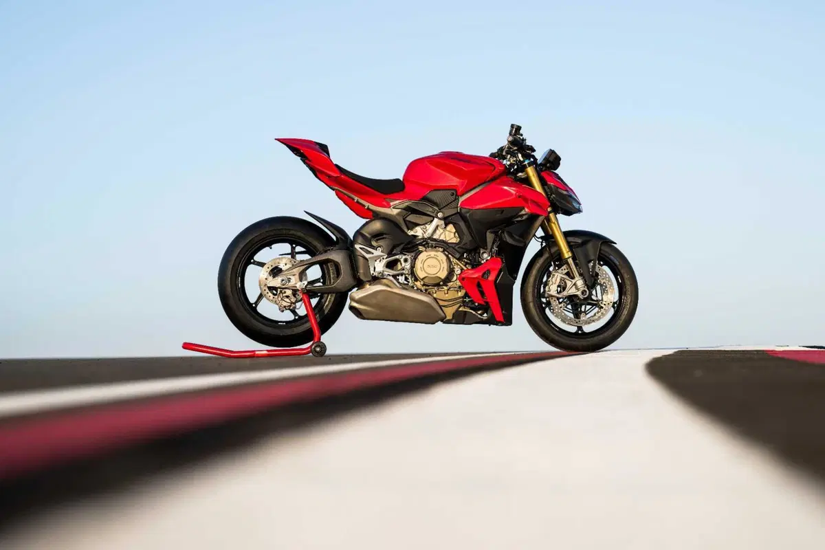 Ducati Streetfighter V4 e V4S 2025. 214 cv per 189 kg: adesso ancora più tecnologica e performante [VIDEO] (46)