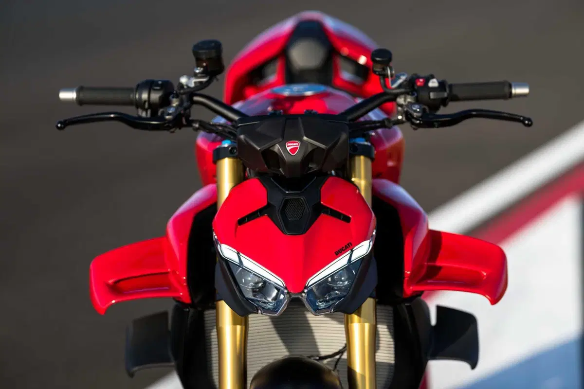 Ducati Streetfighter V4 e V4S 2025. 214 cv per 189 kg: adesso ancora più tecnologica e performante [VIDEO] (48)