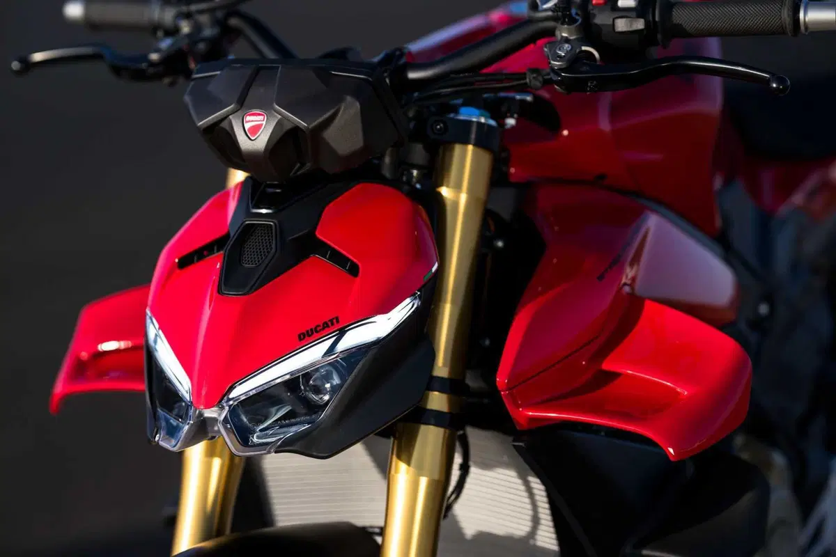 Ducati Streetfighter V4 e V4S 2025. 214 cv per 189 kg: adesso ancora più tecnologica e performante [VIDEO] (49)
