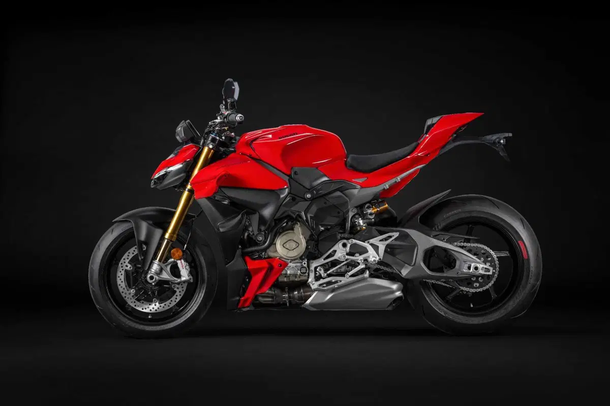 Ducati Streetfighter V4 e V4S 2025. 214 cv per 189 kg: adesso ancora più tecnologica e performante [VIDEO] (60)
