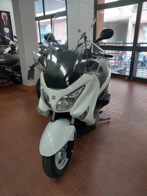 Suzuki Burgman UH 200 ABS (2014 - 16) (3)