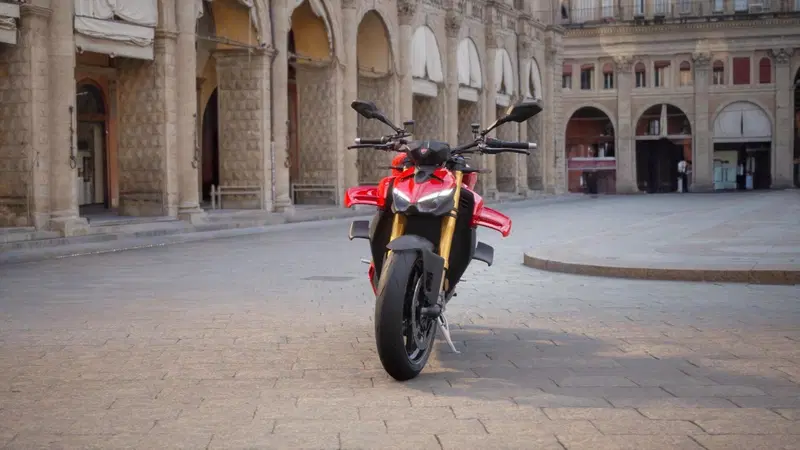 Ducati Streetfighter V4 S (2025 - 26) (2)