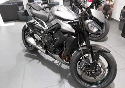 Triumph Street Triple 765 R (2023 - 24) usata