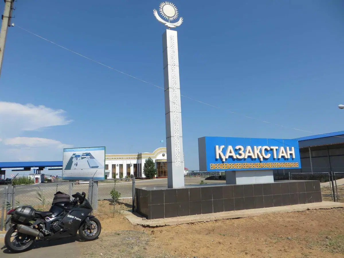 Francesco Loreti: il Kazakistan con la  BMW K1200S "Bucefalo" (48)
