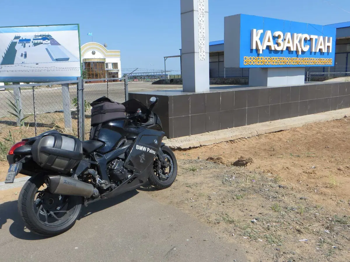 Francesco Loreti: il Kazakistan con la  BMW K1200S "Bucefalo" (49)