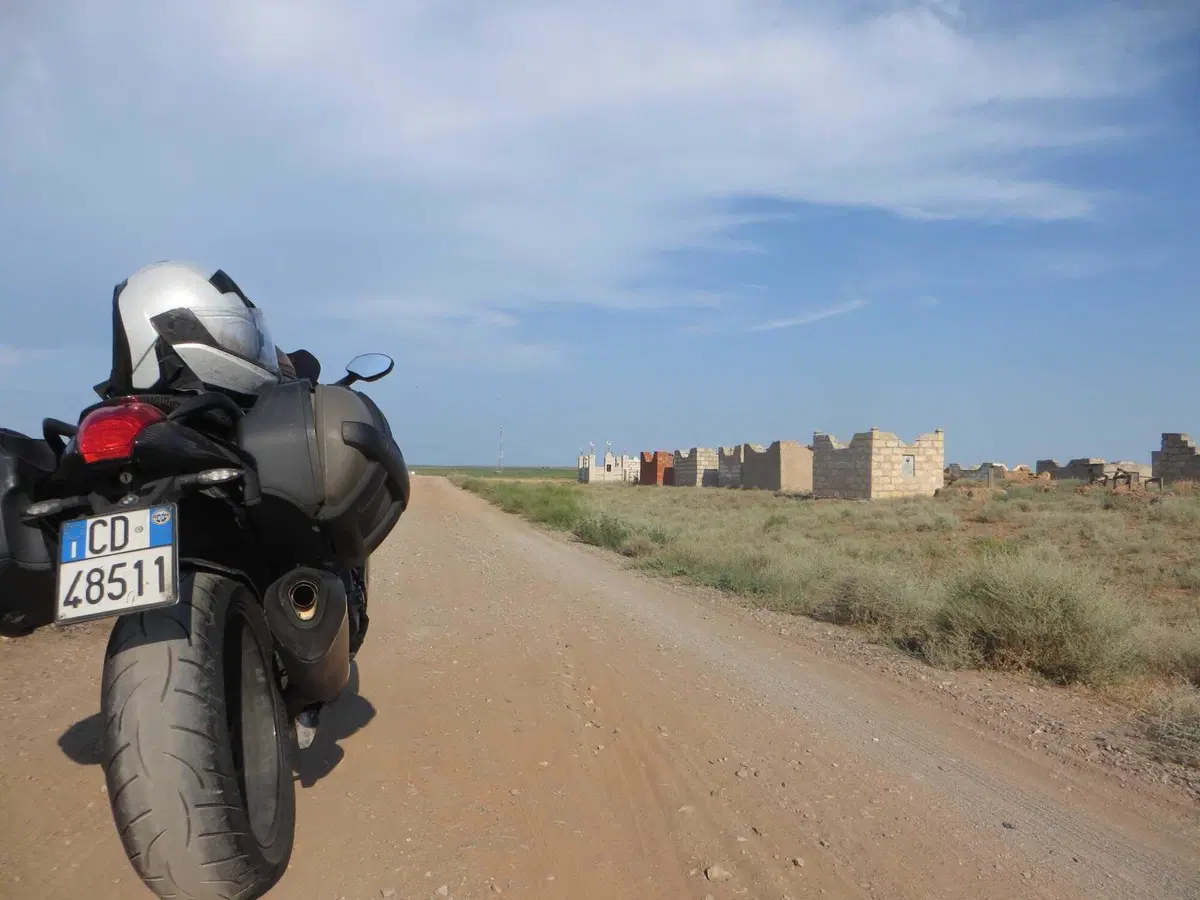 Francesco Loreti: il Kazakistan con la  BMW K1200S "Bucefalo" (53)