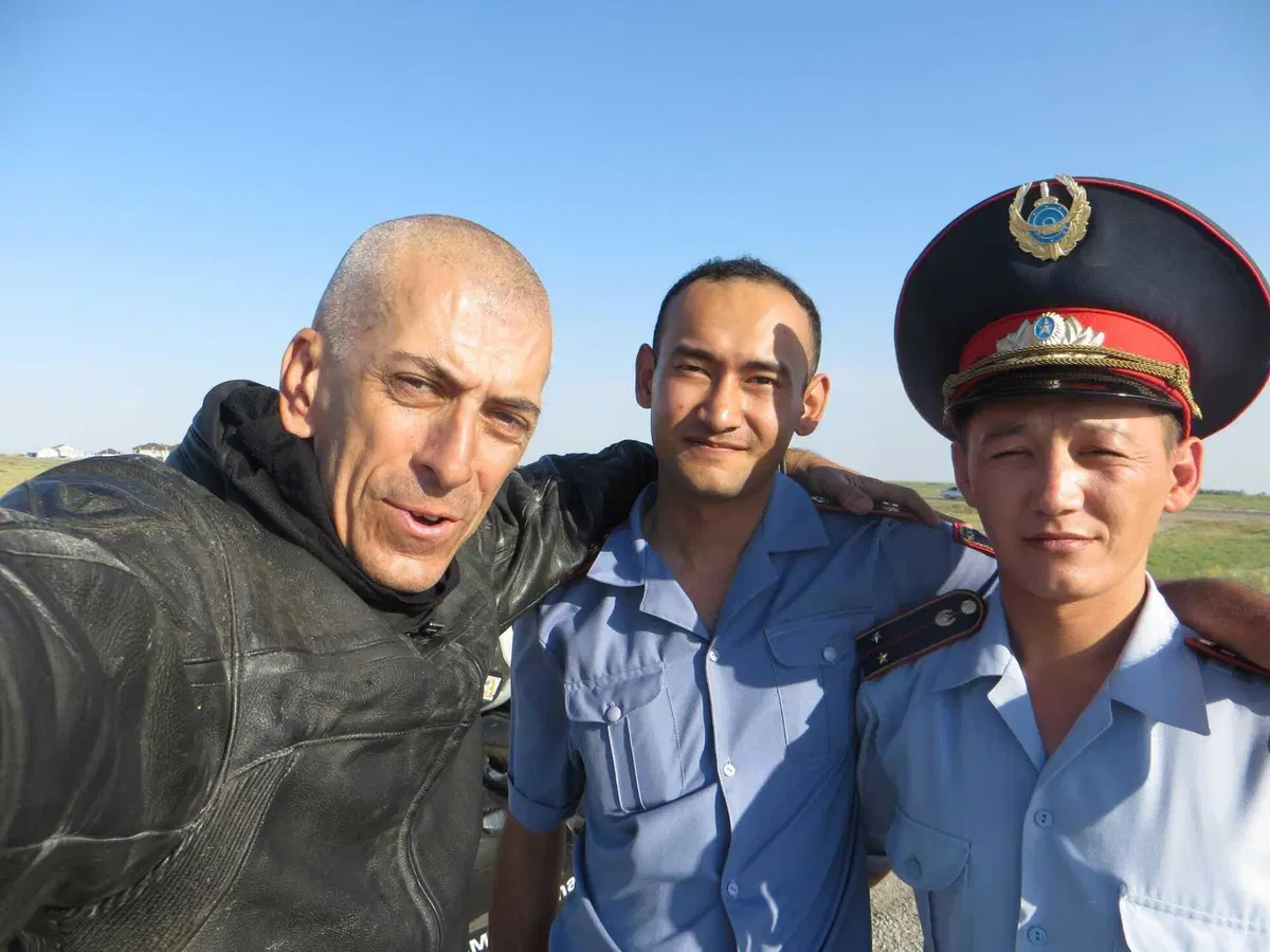 Francesco Loreti: il Kazakistan con la  BMW K1200S "Bucefalo" (81)
