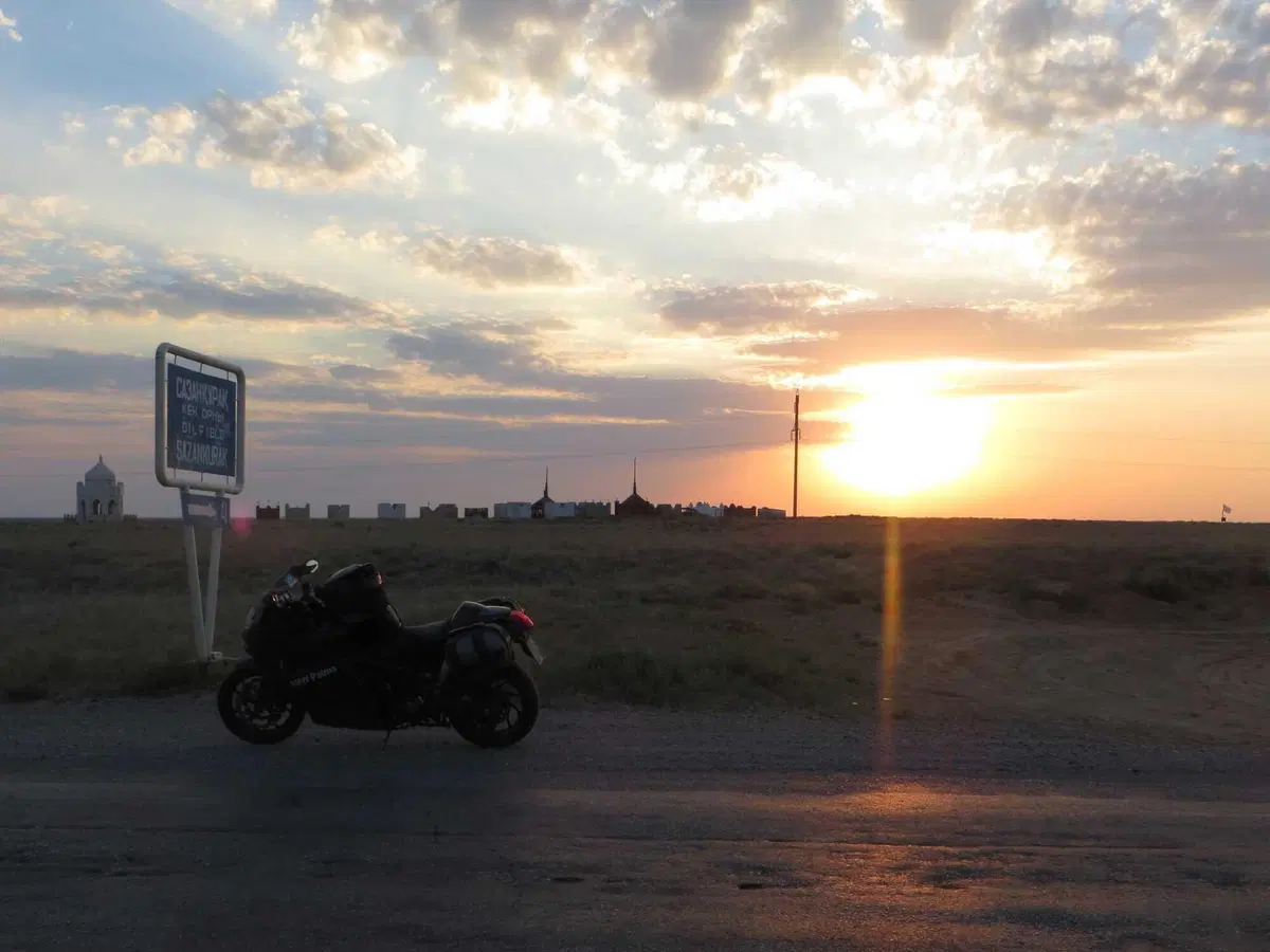 Francesco Loreti: il Kazakistan con la  BMW K1200S "Bucefalo" (83)