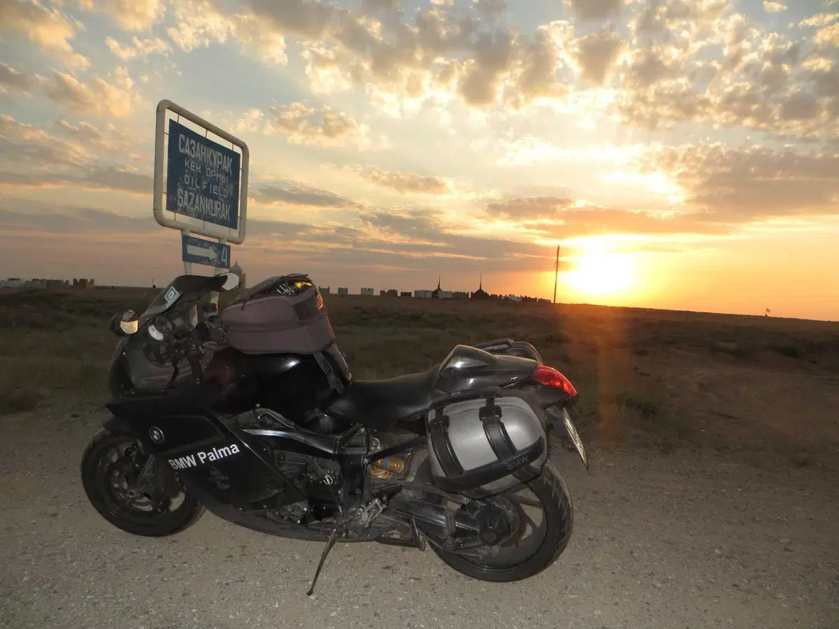 Francesco Loreti: il Kazakistan con la  BMW K1200S "Bucefalo" (84)