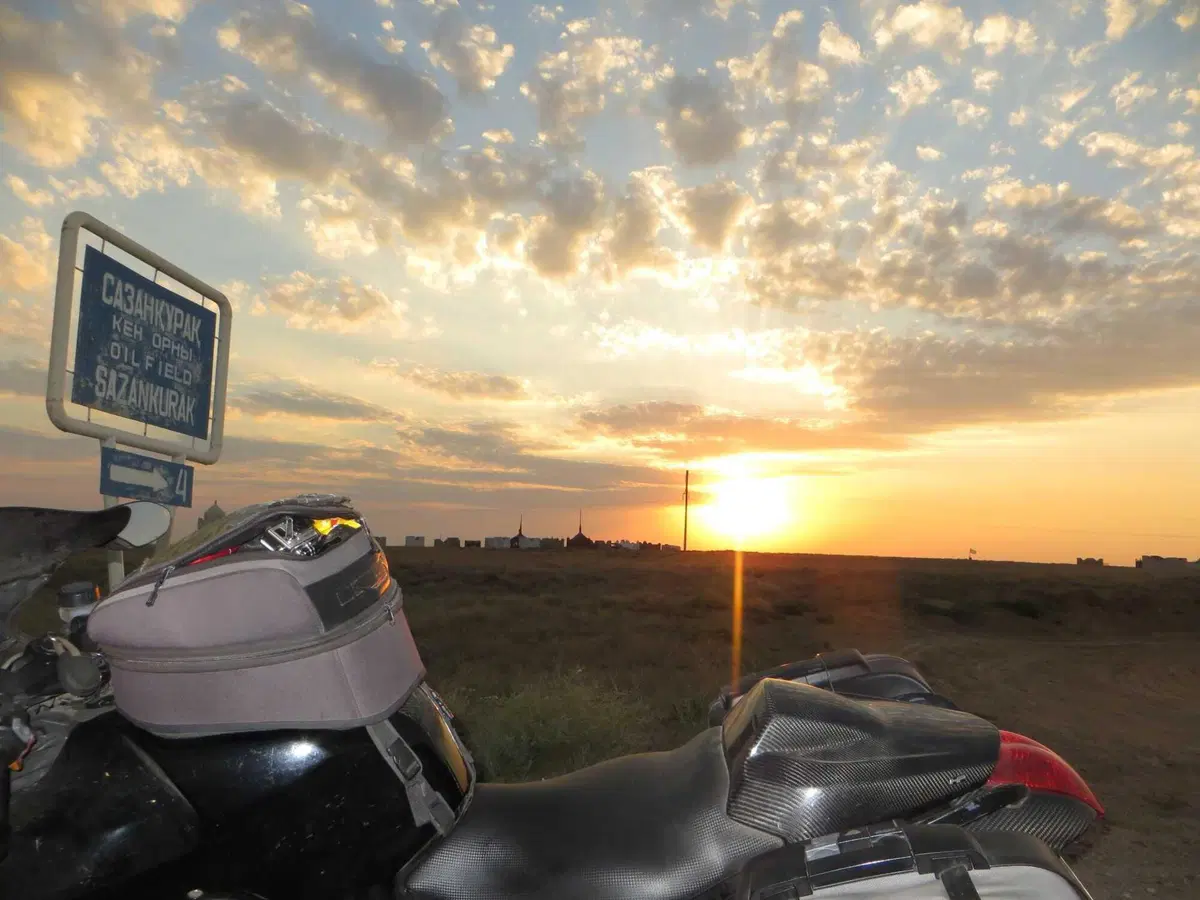 Francesco Loreti: il Kazakistan con la  BMW K1200S "Bucefalo" (85)