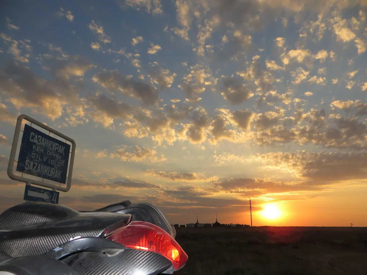 Francesco Loreti: il Kazakistan con la  BMW K1200S "Bucefalo" (86)