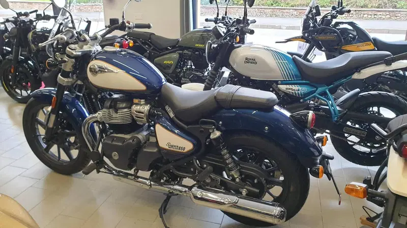 Royal Enfield Super Meteor 650 (2023 - 26) (2)