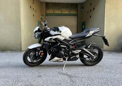 Triumph Street Triple 765 R (2023 - 24) usata