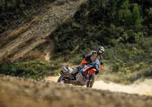 KTM 890 ADVENTURE R 2025: novità per la regina dell'offroad