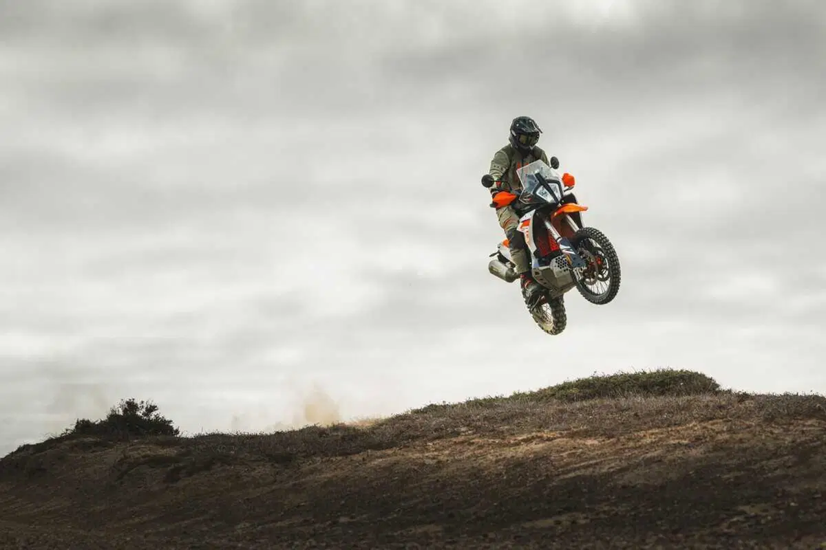 KTM 890 ADVENTURE R 2025: novità per la regina dell'offroad (3)