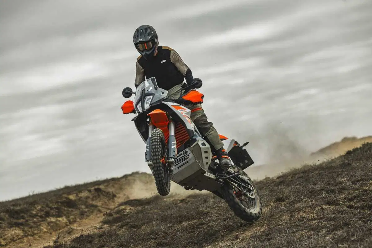 KTM 890 ADVENTURE R 2025: novità per la regina dell'offroad (4)