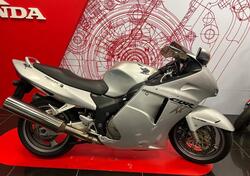 Honda CBR 1100 XX Superblackbird (1999 - 00) usata