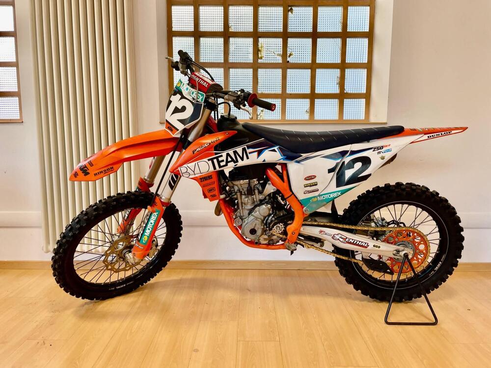 KTM 250 SX-F (2022) (4)