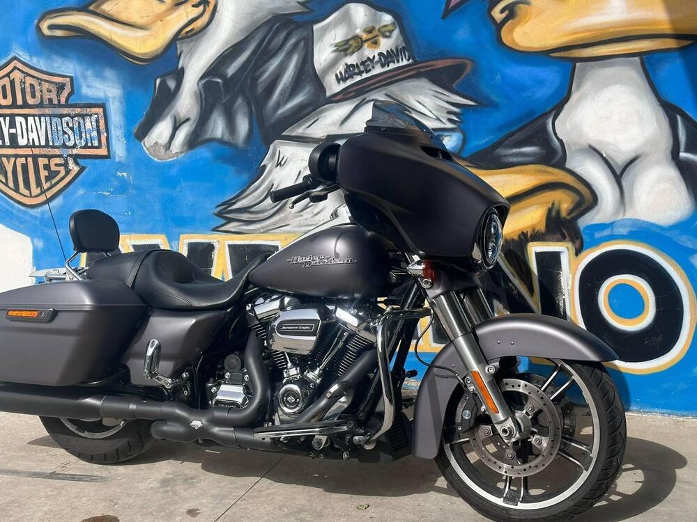 Harley-Davidson 107 Street Glide Special (2017 - 19) - FLHXS (3)