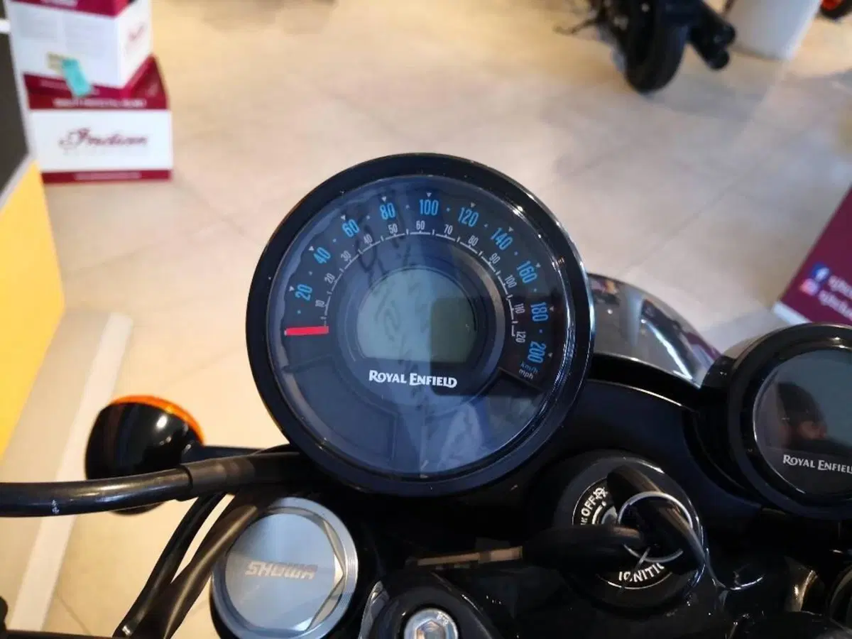 Royal Enfield Shotgun 650 (2024 - 26) (13)