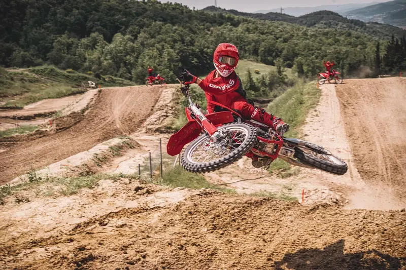 GASGAS MC 125 (2024) (7)
